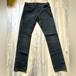Men’s Black JOES jeans. Used and in great condition. Size 33 slim fit.